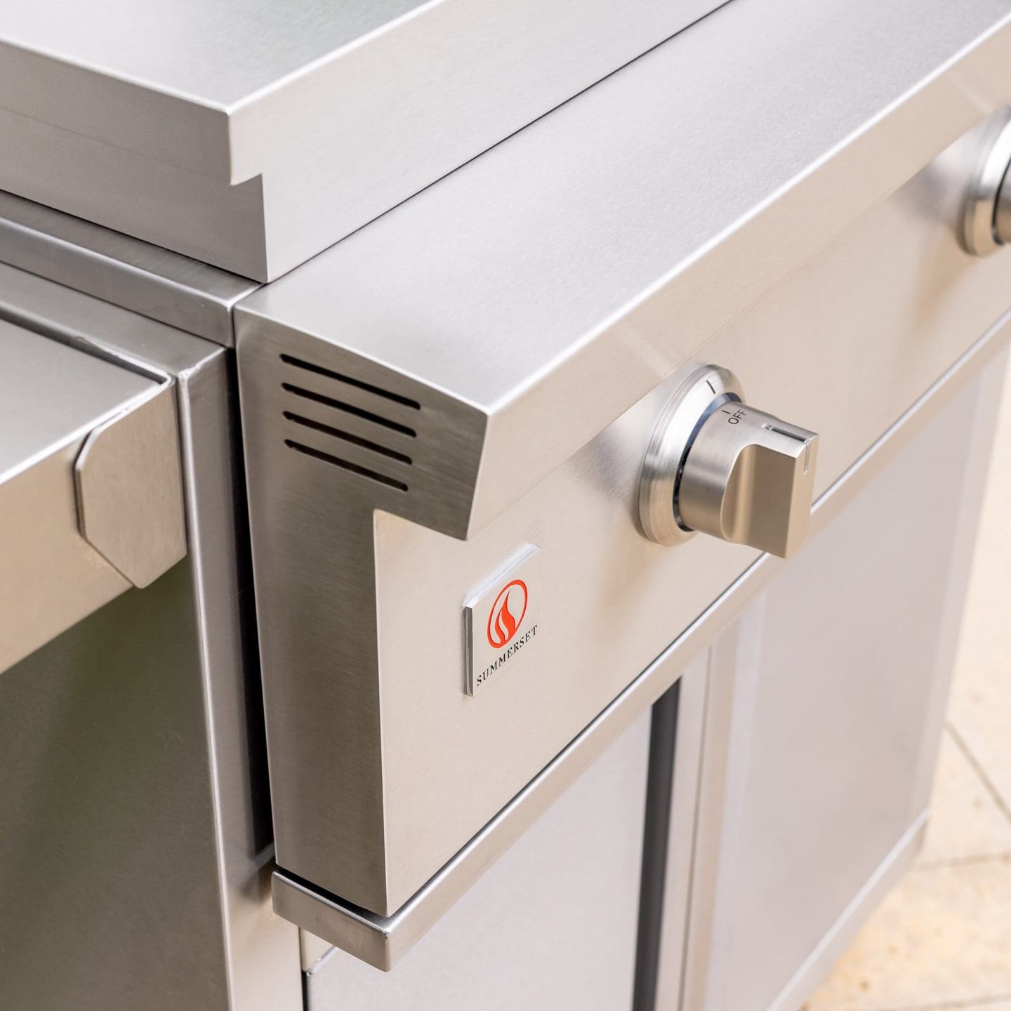 Stock Image - Summerset - 30in. Griddle Pro Built-In Summerset - Builders Materials