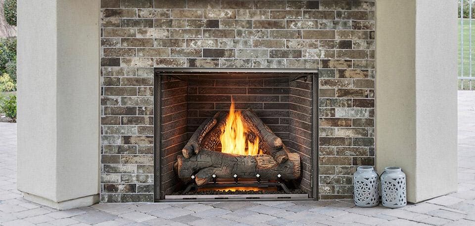 Stock Image - Outdoor Lifestyles Courtyard Gas Fireplace Outdoor Lifestyles Gas Fireplace & Outdoor Fire - Builders Materials