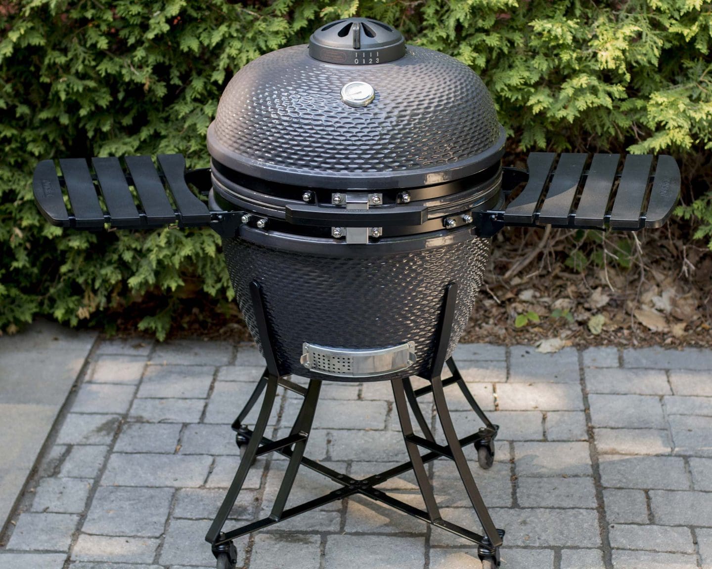 Stock Image - Ambiance - Kamado 25 Ambiance Charcoal Kamado - Builders Materials