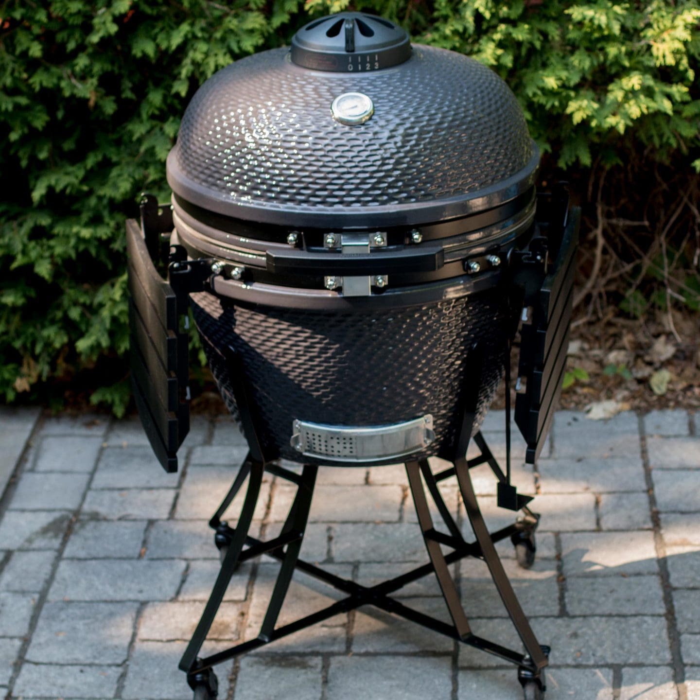 Stock Image - Ambiance - Kamado 25 Ambiance Charcoal Kamado - Builders Materials