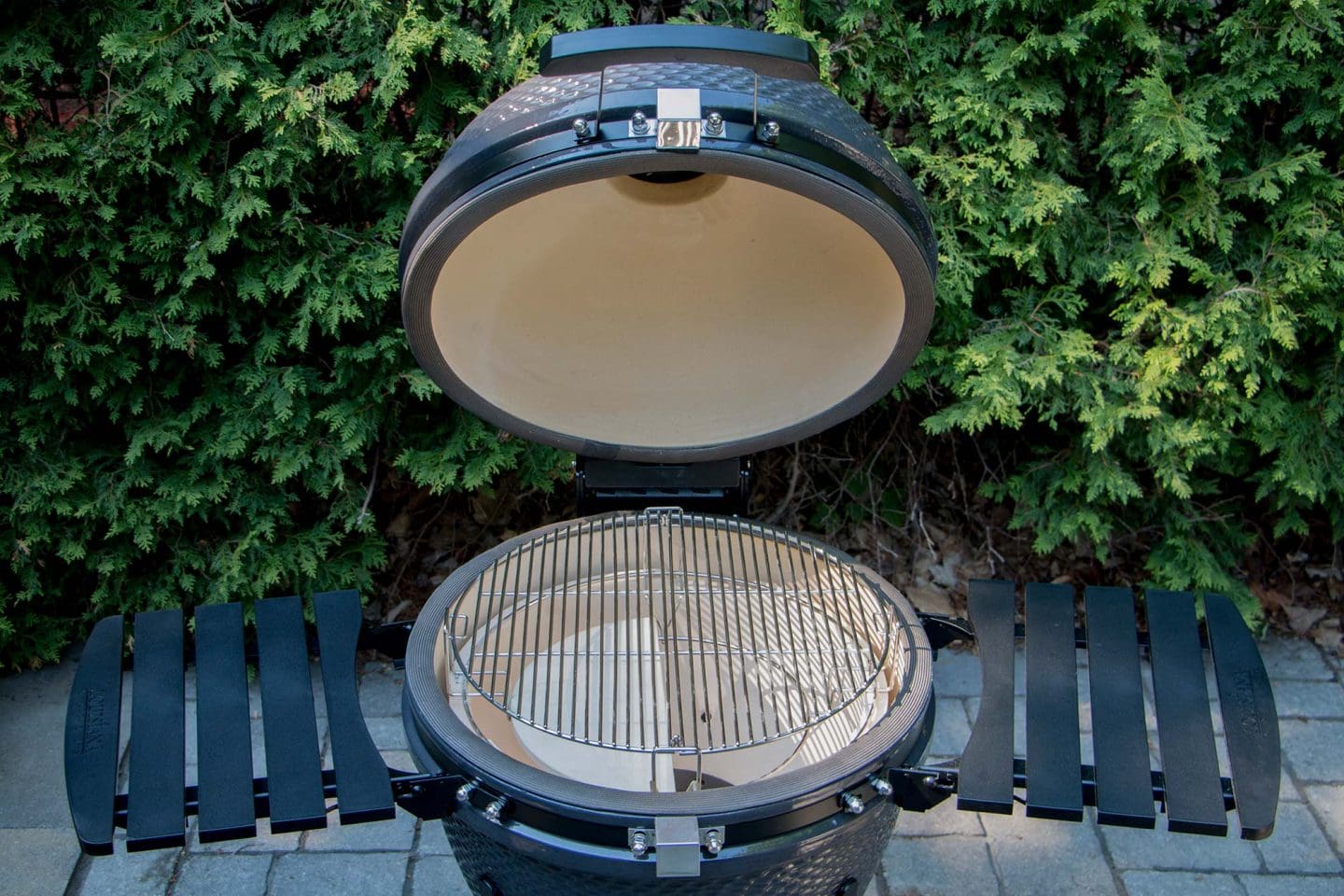 Stock Image - Ambiance - Kamado 25 Ambiance Charcoal Kamado - Builders Materials